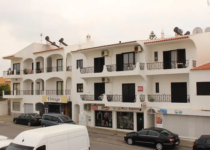 Dinita * 阿尔布费拉