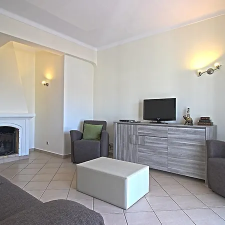Dinita Apartment